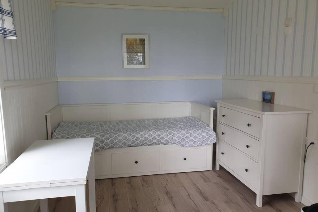 Borås Gaeststuga I Vacker Natur, Bastu, Bubbelpool Sommartid Och Gratis Parkering Naera Ulricehamn Och Lassalyckan, Guesthouse With Nice View With Sauna And Free Parking Close To Dalsjoefors And Fishing מראה חיצוני תמונה