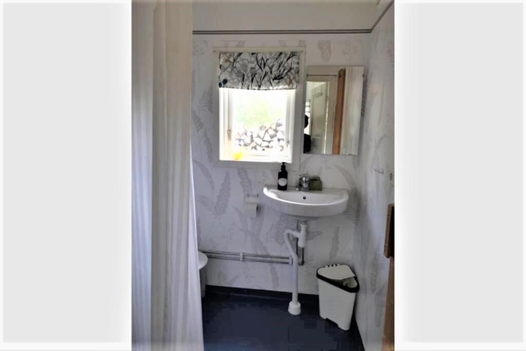 Borås Gaeststuga I Vacker Natur, Bastu, Bubbelpool Sommartid Och Gratis Parkering Naera Ulricehamn Och Lassalyckan, Guesthouse With Nice View With Sauna And Free Parking Close To Dalsjoefors And Fishing מראה חיצוני תמונה